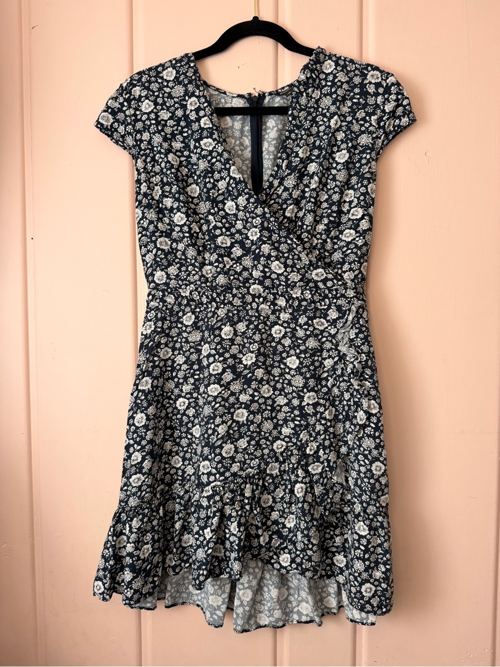 J. Crew Mercantile Women’s Navy Floral Wrap Dress sz6